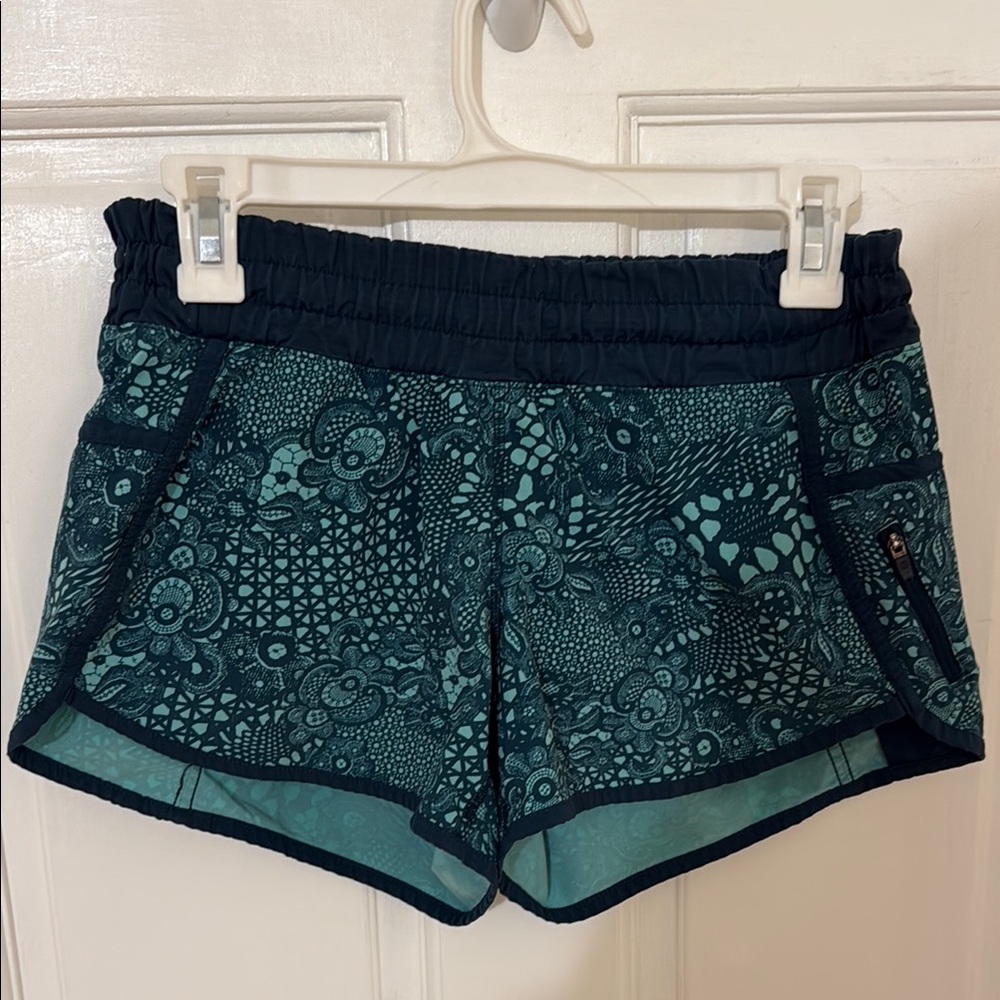 Lululemon Floral Patterned Women's Shorts